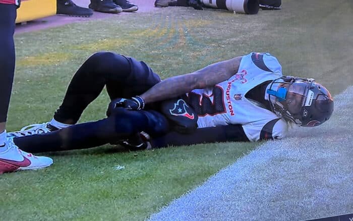 NFL: Sufre Tank Dell dramática dislocación de la rodilla izquierda | Video