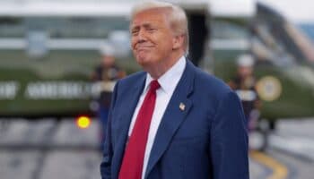 Trump llama 'charlatán' a Medvédev y defiende movilizar submarinos nucleares hacia Rusia