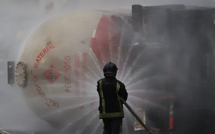 Suman 10 muertos por explosión de pipa en Iztapalapa; 2 víctimas perdieron la vida en las últimas horas