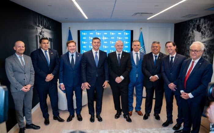 Analizan FIFA y Conmebol ampliar a 64 selecciones para el Mundial 2030 | Video