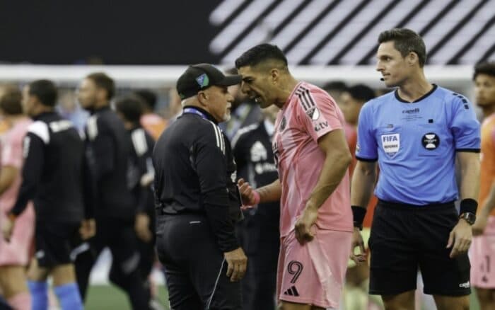 MLS: Dan nueve partidos de castigo a Luis Suárez por salivazo | Video