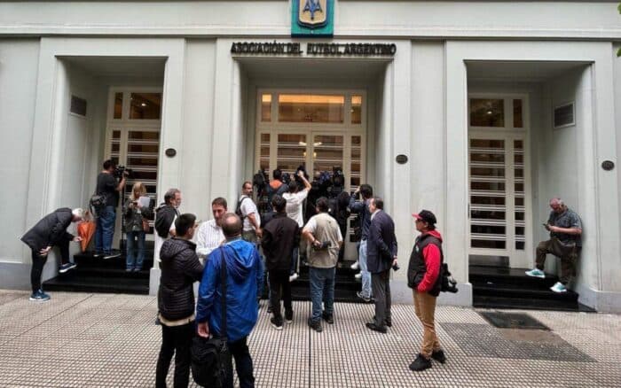 Ordenan registros en AFA y 17 clubes por presunto lavado de dinero | Video