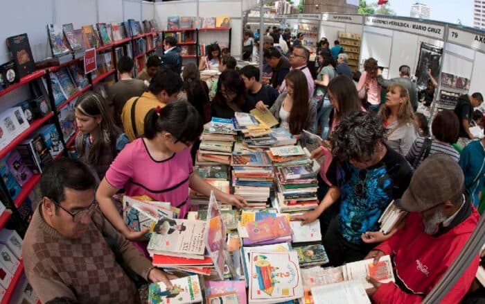 Hoy inicia el Gran Remate de libros, discos y películas en el Monumento a la Revolución