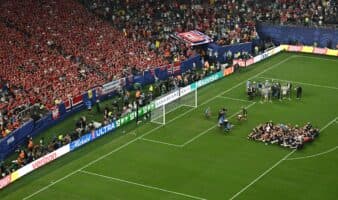 Mundial 2026: Causa furor celebración de los aficionados noruegos con el 'Remo Vikingo' | Video