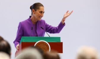 Sheinbaum defiende refinería Dos Bocas ante alza mundial de combustibles