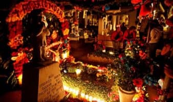 “Se ha intentado crear una imagen del Día de Muertos que sirva al turismo”: Veka Duncan