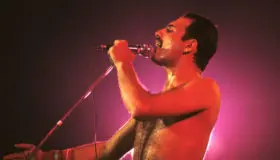 5 de septiembre: 74 años del natalicio de Freddie Mercury