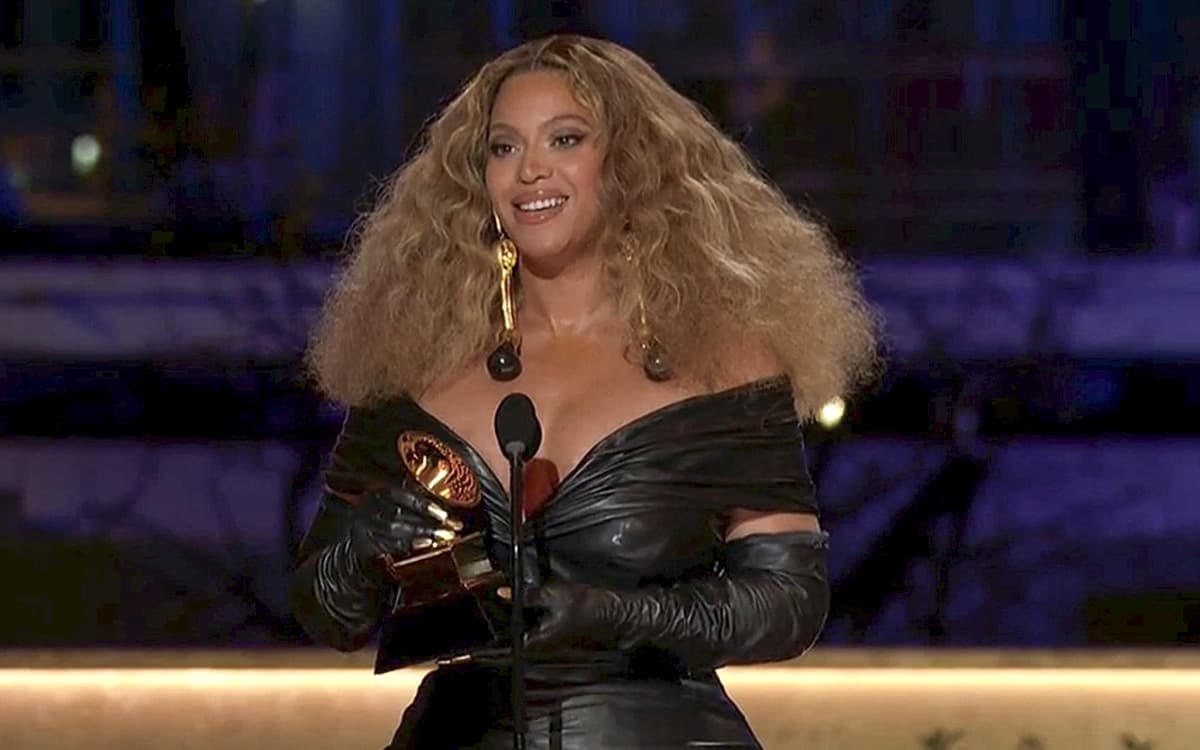 Beyoncé y Taylor Swift hacen historia en los premios Grammy