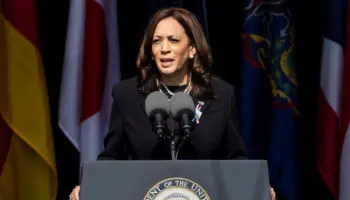 Con Kamala Harris, demócratas apostarían contra sexismo y racismo en EU