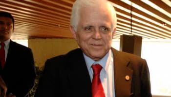 Góngora Pimentel obtiene suspensión que evita que sea detenido