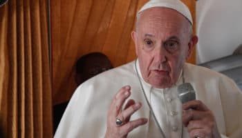 Denuncia el Papa que 3 mil millones de personas pasan hambre en el mundo
