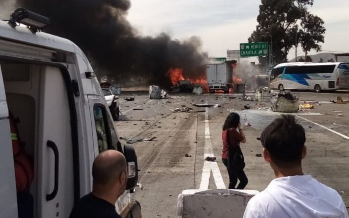 Al menos 15 muertos deja fuerte accidente en la carretera México-Puebla | Videos