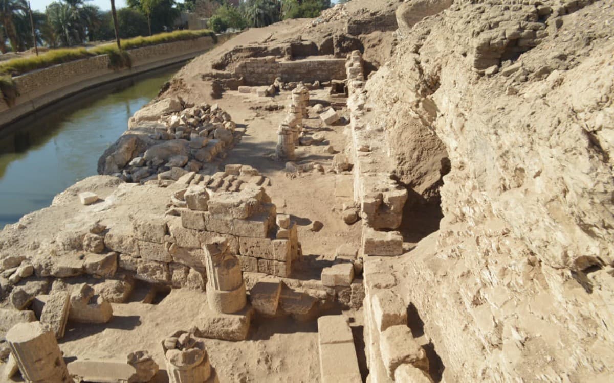 Decenas de tumbas del Antiguo Egipto son descubiertas en El Cairo