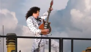 Brian May, guitarrista de la legendaria banda Queen, recibe el título de caballero