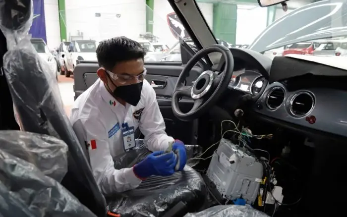 Entran en vigor en EE.UU. aranceles de 25% a camiones importados, medida que afecta a México