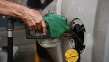 Conflicto en Medio Oriente le 'pega' a favor a México; ganaría 15 mmdp por alza en petróleo, estima BBVA