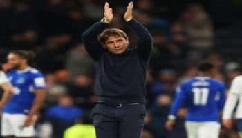 Antonio Conte, técnico del Tottenham, pasará por el quirófano | Tuit
