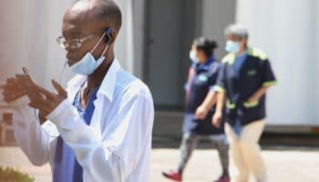 IMSS cuenta con 610 médicos cubanos en 83 hospitales
