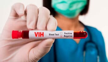 VIH entre hombres hispanos homosexuales y bisexuales preocupa en EU