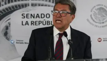 Pacta Morena nombrar un comisionado del INAI; Monreal rechaza su extinción