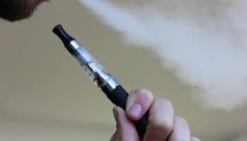 Experto rechaza prohibir vapeadores en México; propone regularlos