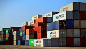 México busca elevar importaciones de EE.UU. para reducir déficit y complacer a Trump