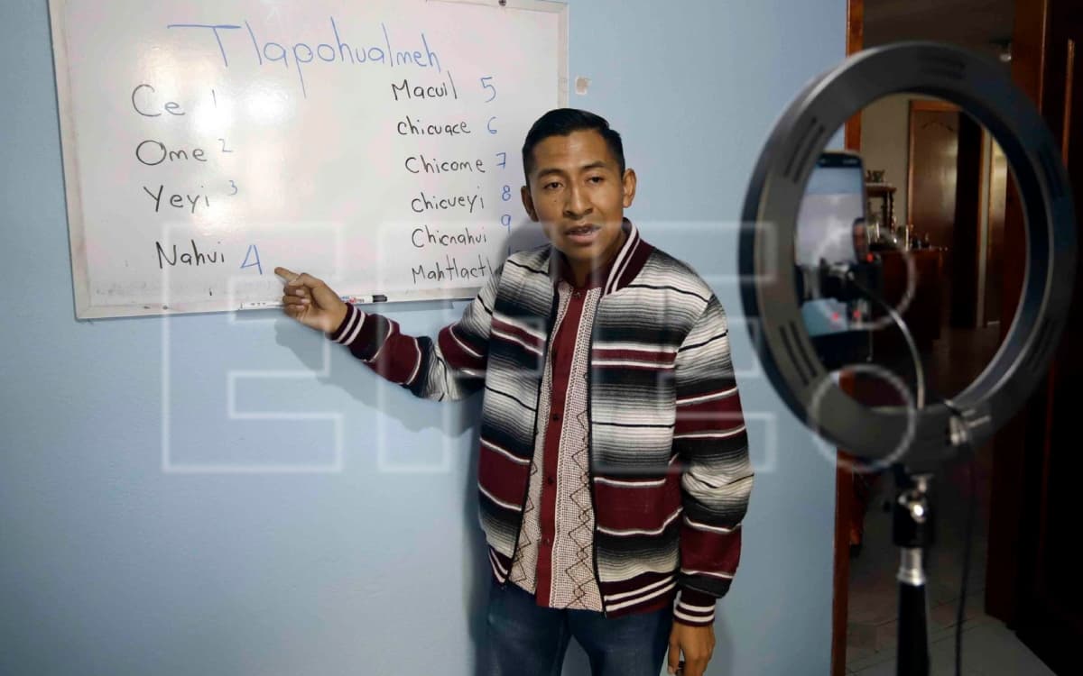 Profesor de Tlaxcala rescata el idioma náhuatl a través de TikTok