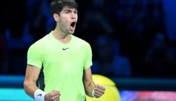 Carlos Alcaraz firma su primera victoria en las Finales ATP contra Rublev | Video