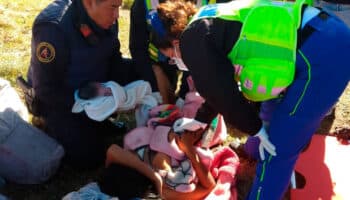 Mujer entra en labor de parto en canales de Xochimilco