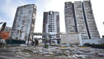 México emite primeros apoyos económicos y fiscales a afectados por 'Otis' en Guerrero