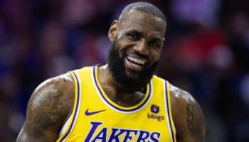 NBA: James y Antetokounmpo, líderes en la votación para el All Star
