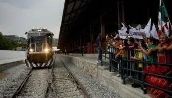 AMLO inaugura primer viaje del Tren Interoceánico