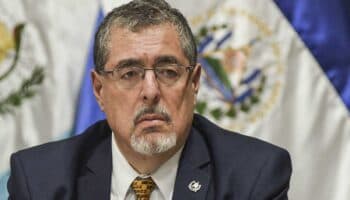 Presidente de Guatemala declara estado de sitio y anuncia liberación de tres cárceles amotinadas