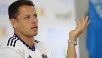 'Chicharito' revela que su representante negociará esta semana con Chivas