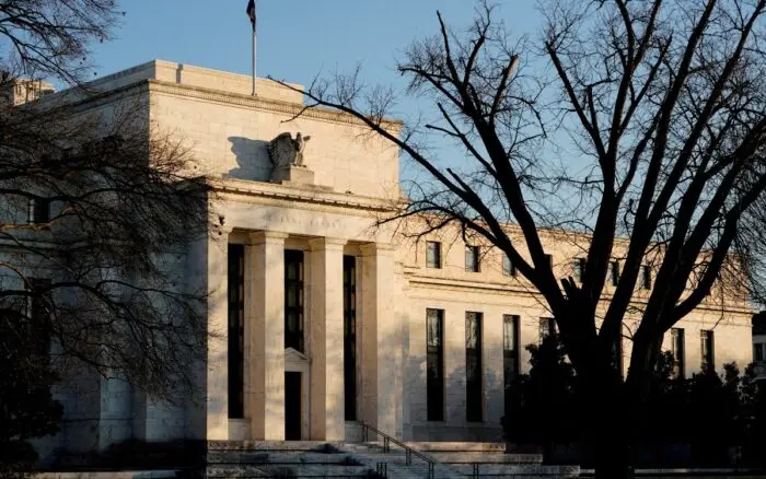 Reserva Federal de EE.UU. vuelve a recortar tasas de interés