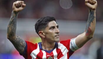 Cae Pumas ante Chivas en el Estadio Akron