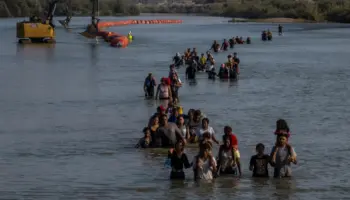 EU estudia liberar a miles de inmigrantes detenidos por falta de fondos: WP