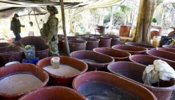 Hallan enorme narcolaboratorio con 80 toneladas de metanfetaminas en Sonora