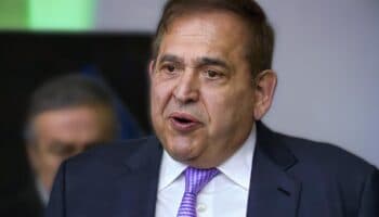 Ancira formaliza renuncia a AHMSA; empresa consigue extensión de pago a Pemex por caso Agronitrogenados