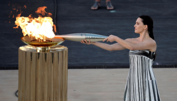 París 2024: La llama olímpica deja Grecia y pone rumbo a Francia a menos de 100 días para los JO