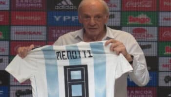 Velarán a Menotti en la AFA sólo familiares, amigos y personalidades