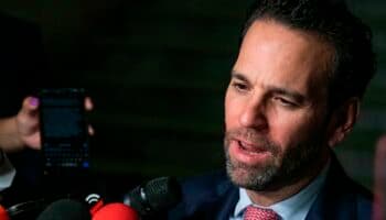 UIF responde a Loret de Mola: Sí investiga a 'Latinus' pero no a él ni a Brozo