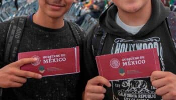 Denuncian saqueos en las cuentas de jóvenes beneficiarios de Becas del Bienestar