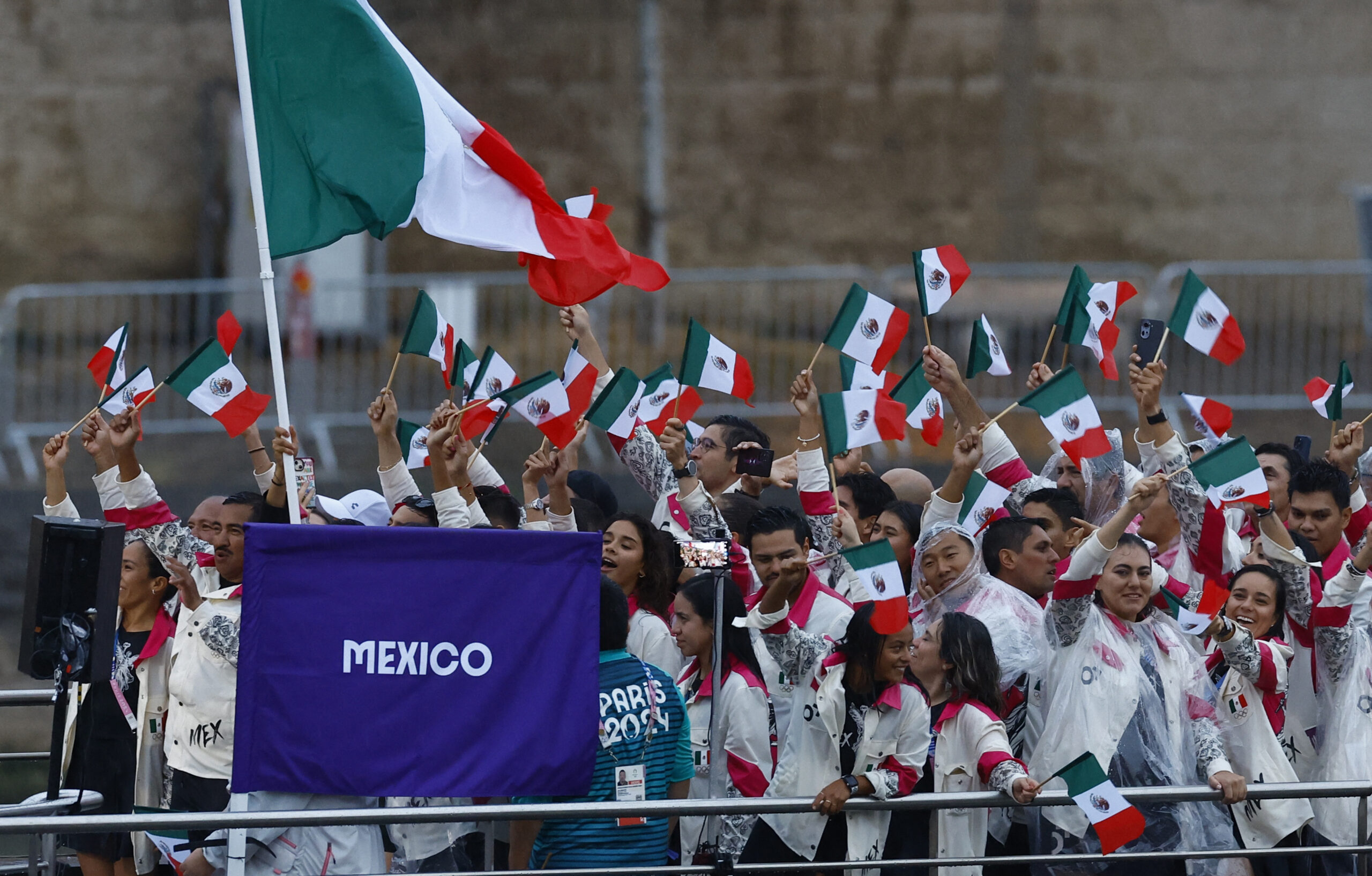 AMLO culpa a gobiernos anteriores del desempeño de México en París 2024