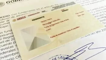 ¿Cómo renovar la residencia temporal mexicana si eres estudiante?
