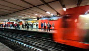 Metro CDMX: Sorprenden a pareja teniendo relaciones sexuales en la Línea 3