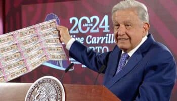 AMLO presenta 'cachito' y premios de su último sorteo de la Lotería Nacional como presidente