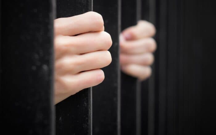 Michoacán | Detienen a una mujer por presuntos ataques al honor contra funcionario municipal