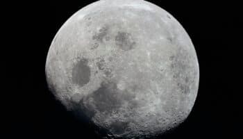 Científicos chinos descubren moléculas de agua en muestras lunares de la nave Chang'e-5