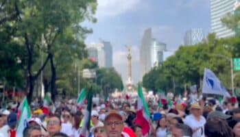 Miles de estudiantes de derecho protestan contra la reforma judicial en el Ángel de la Independencia